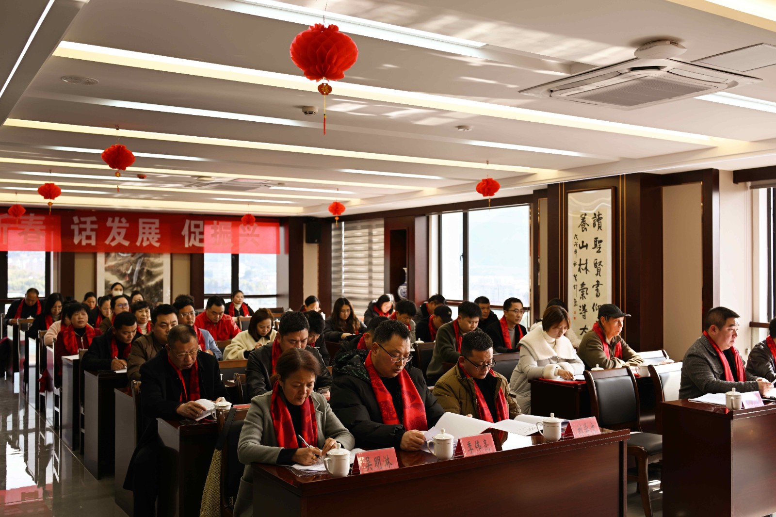 喜報(bào)！易順建工集團(tuán)有限公司李易順董事長(zhǎng)連任松源街道商會(huì)第二屆會(huì)長(zhǎng)